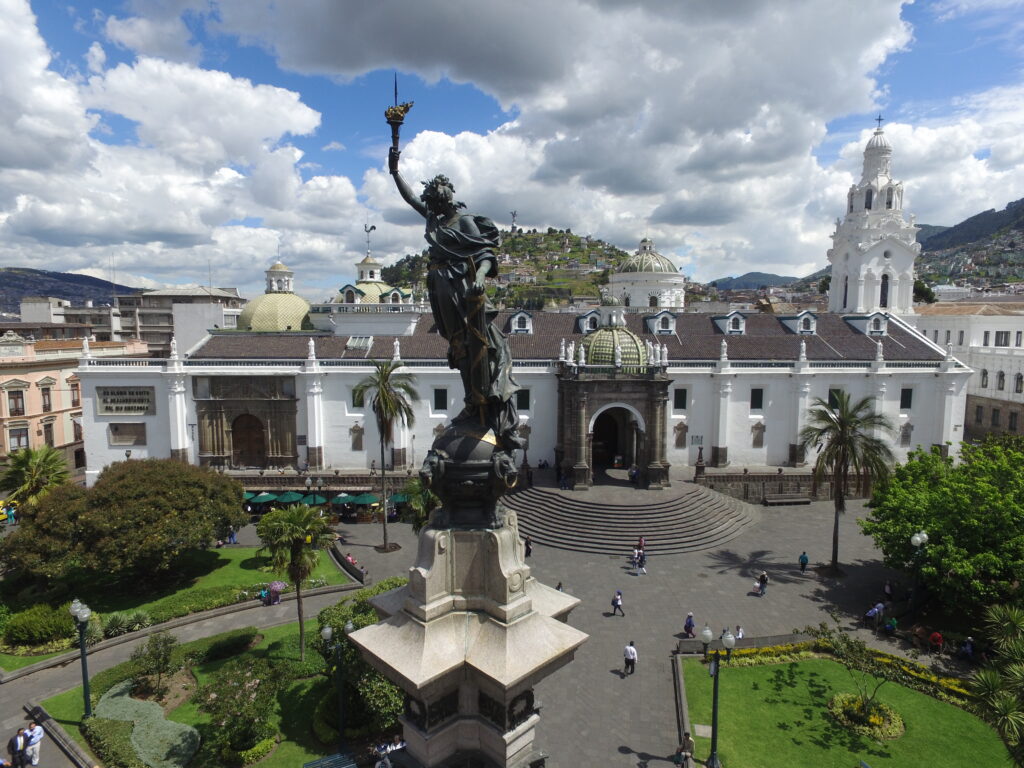 main cities of ecuador